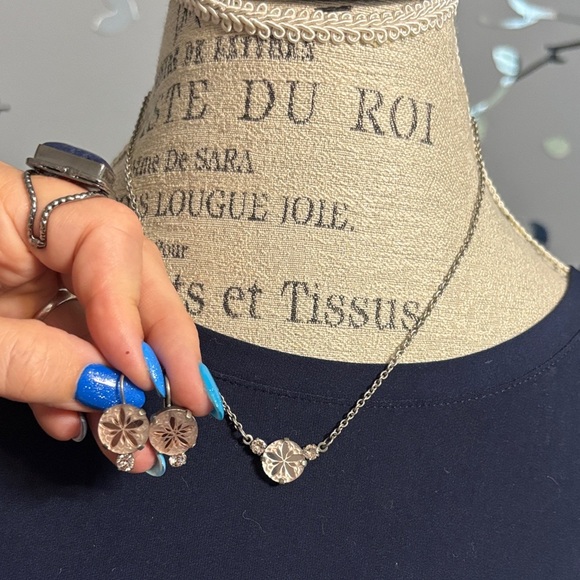 Elegant Silver Necklace With Pink Sand dollar and matching earrings - Picture 1 of 4